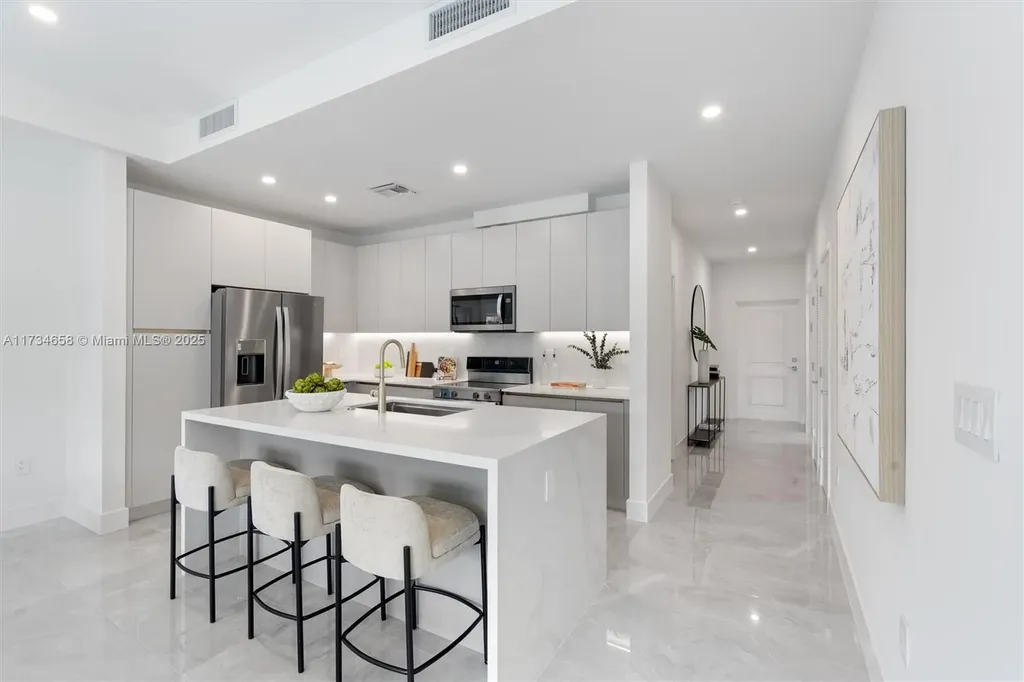 1567 NW 94th Way Coral Springs FL 33071