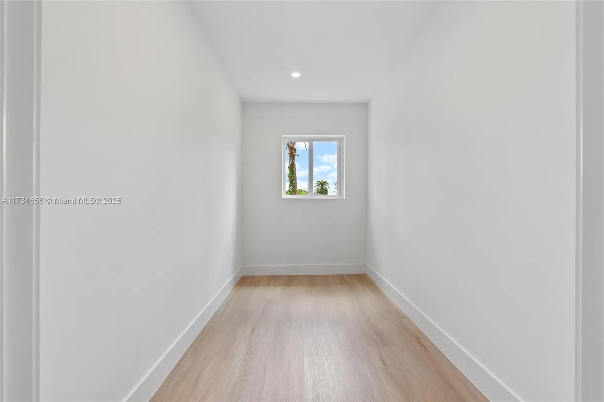 1567 NW 94th Way Coral Springs FL 33071