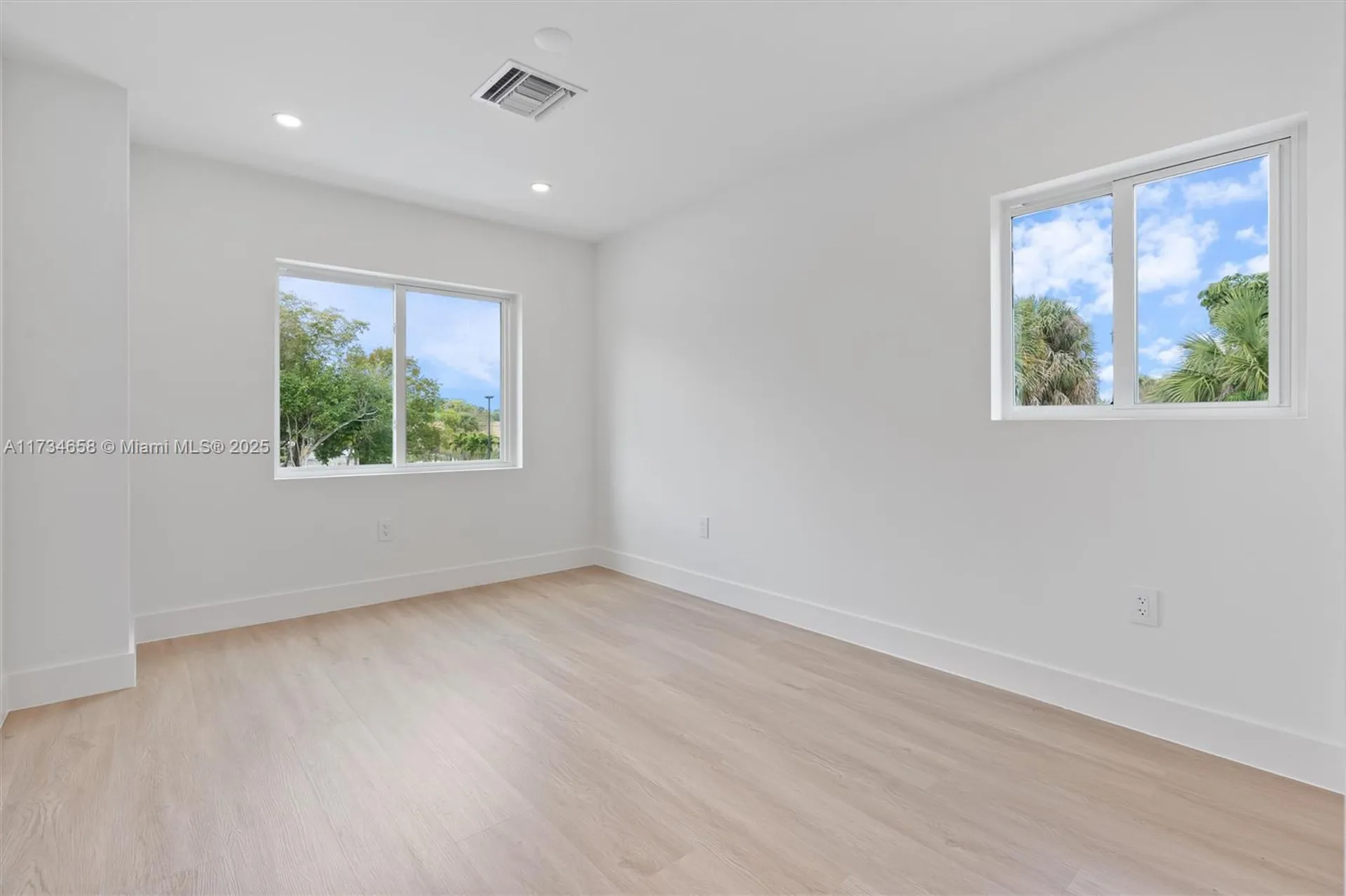 1567 NW 94th Way Coral Springs FL 33071