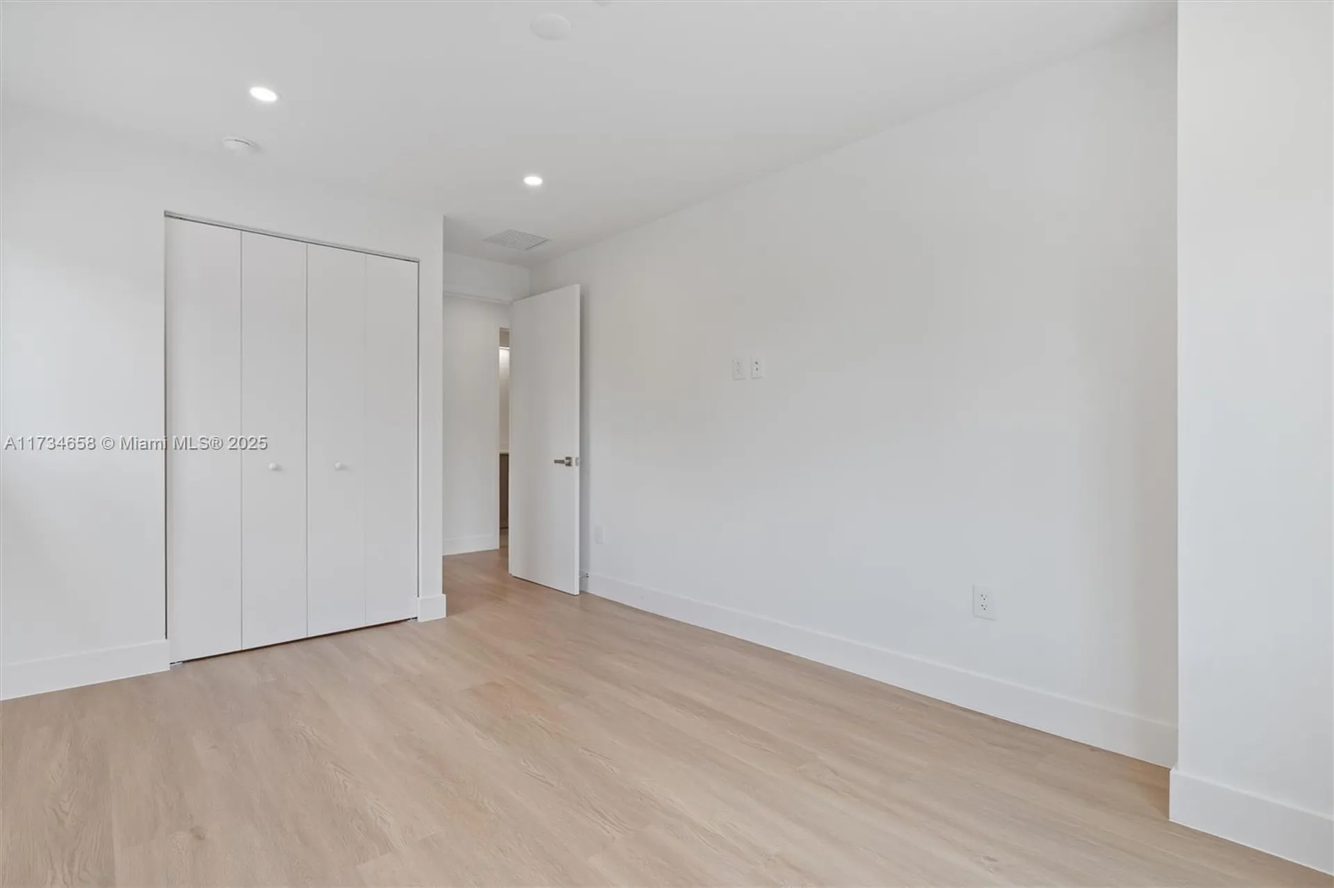 1567 NW 94th Way Coral Springs FL 33071