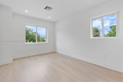 1567 NW 94th Way Coral Springs FL 33071