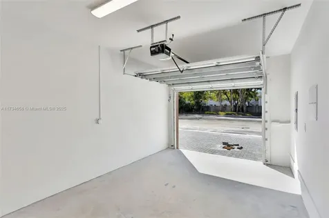 1567 NW 94th Way Coral Springs FL 33071