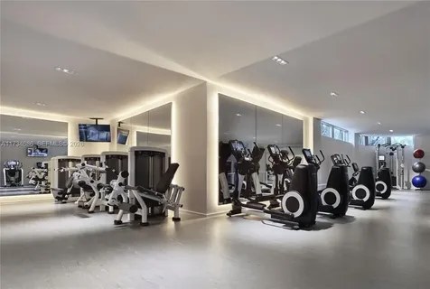 2901 Collins Avenue Miami Beach FL 33140