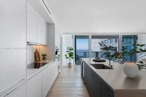 2901 Collins Avenue Miami Beach FL 33140