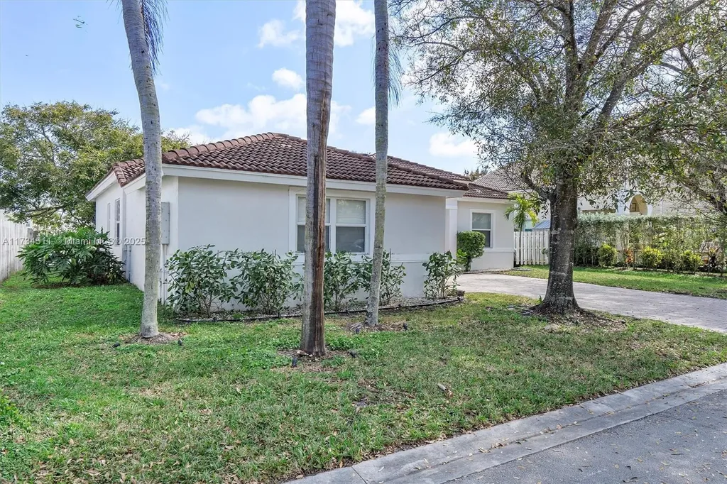 5312 SW 34th Way Hollywood FL 33312