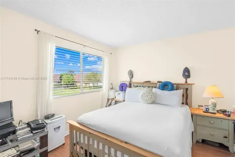 1463 Sussex Drive North Lauderdale FL 33068