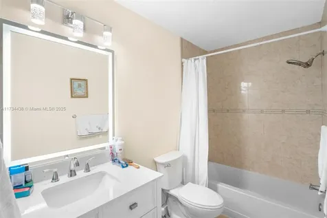 1463 Sussex Drive North Lauderdale FL 33068