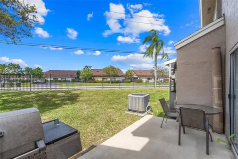 1463 Sussex Drive North Lauderdale FL 33068
