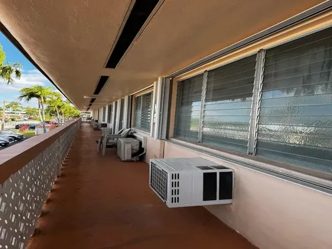 Hallandale Beach FL 33009