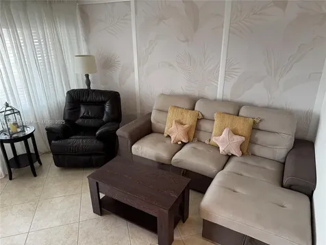 Hallandale Beach FL 33009