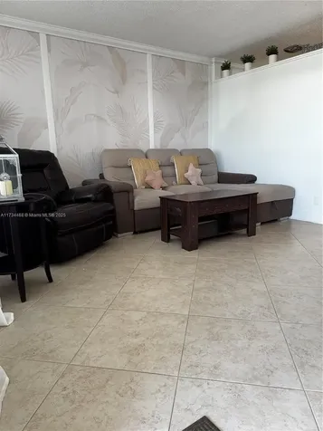 Hallandale Beach FL 33009