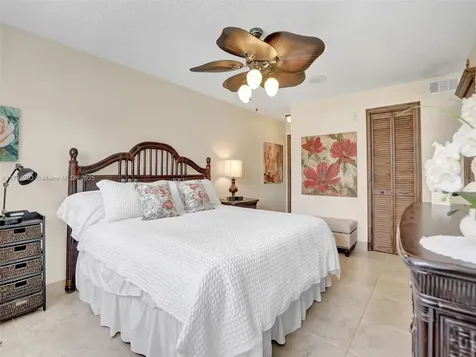 2600 Diana Drive Hallandale Beach FL 33009