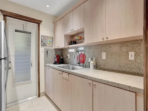 2600 Diana Drive Hallandale Beach FL 33009