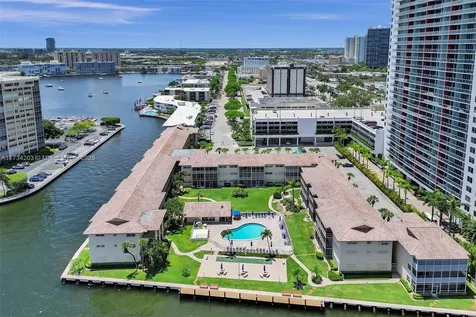 2600 Diana Drive Hallandale Beach FL 33009