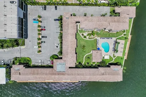 2600 Diana Drive Hallandale Beach FL 33009