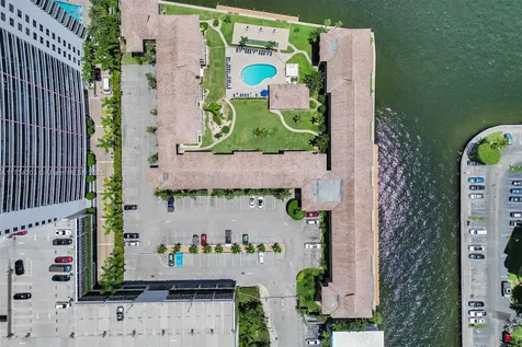 2600 Diana Drive Hallandale Beach FL 33009
