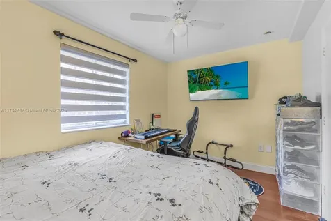 2196 NE 167th Street North Miami Beach FL 33162