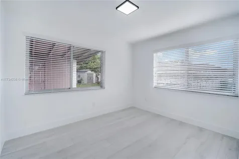 8831 SW 43rd Street Miami FL 33165