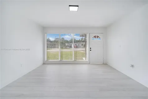 8831 SW 43rd Street Miami FL 33165