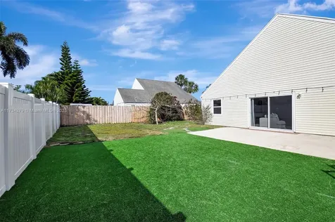 87 Cedar Lane Boynton Beach FL 33436