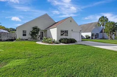87 Cedar Lane Boynton Beach FL 33436