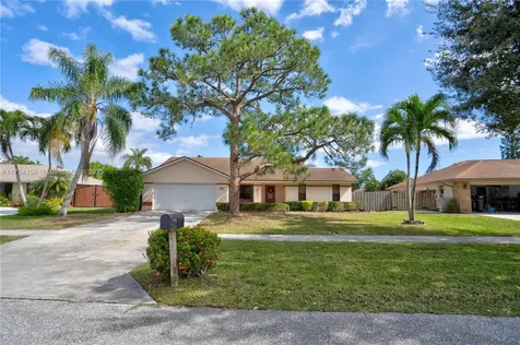 7394 Hazelwood Circle Lake Worth FL 33467