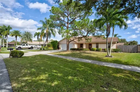 7394 Hazelwood Circle Lake Worth FL 33467
