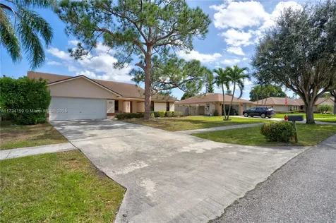 7394 Hazelwood Circle Lake Worth FL 33467