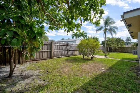 7394 Hazelwood Circle Lake Worth FL 33467