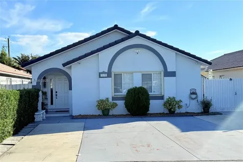 7618 NW 168th Terrace Hialeah FL 33015