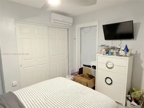 7618 NW 168th Terrace Hialeah FL 33015