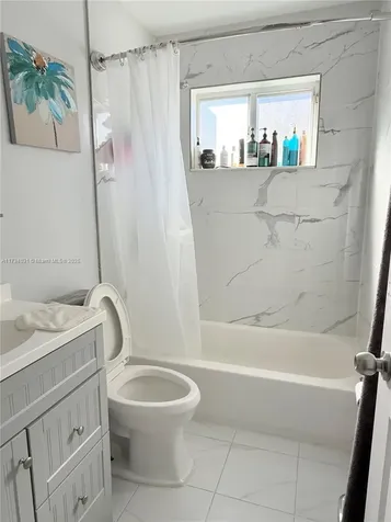 7618 NW 168th Terrace Hialeah FL 33015