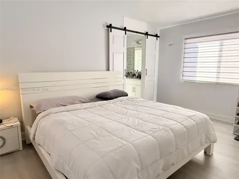 7618 NW 168th Terrace Hialeah FL 33015