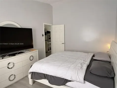 7618 NW 168th Terrace Hialeah FL 33015