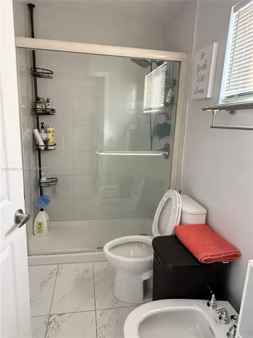 7618 NW 168th Terrace Hialeah FL 33015