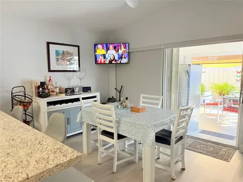 7618 NW 168th Terrace Hialeah FL 33015