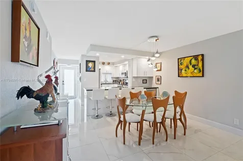 711 S Hollybrook Drive Pembroke Pines FL 33025