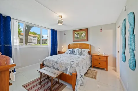 711 S Hollybrook Drive Pembroke Pines FL 33025