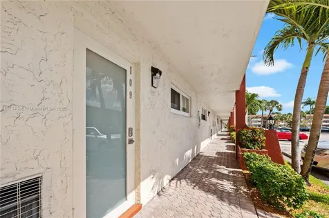 711 S Hollybrook Drive Pembroke Pines FL 33025