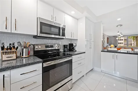 711 S Hollybrook Drive Pembroke Pines FL 33025