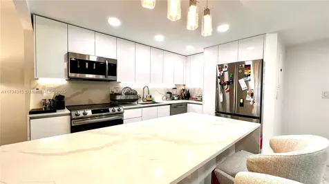 6039 Collins Avenue Miami Beach FL 33140