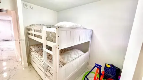 6039 Collins Avenue Miami Beach FL 33140