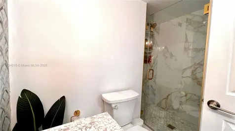 6039 Collins Avenue Miami Beach FL 33140