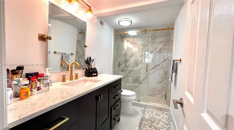 6039 Collins Avenue Miami Beach FL 33140