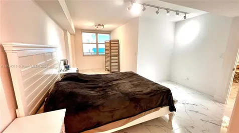 6039 Collins Avenue Miami Beach FL 33140
