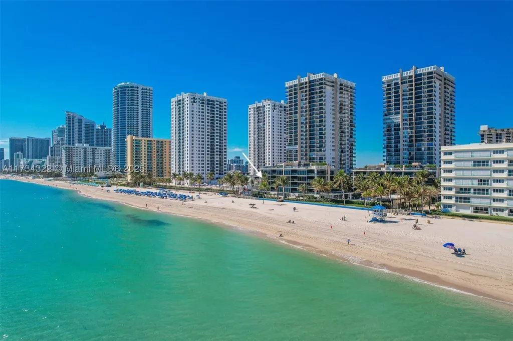 2205 S Surf Road Hollywood FL 33019