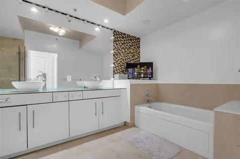 315 NE 3rd Avenue Fort Lauderdale FL 33301