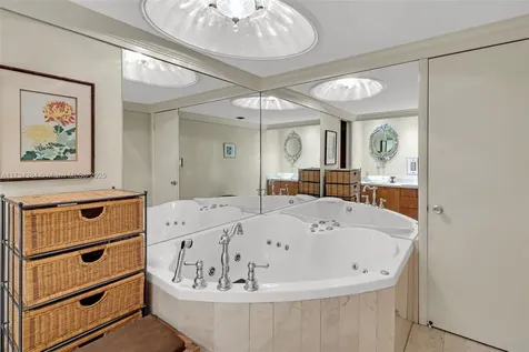 1121 Crandon Boulevard Key Biscayne FL 33149