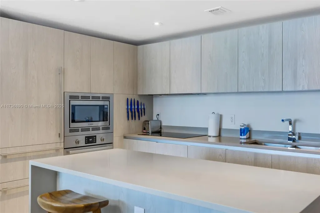 4111 S Ocean Drive Hollywood FL 33019