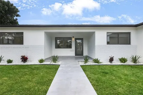 6740 SW 12th Street Pembroke Pines FL 33023